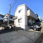 カースペースは広々としているため、駐車もしやすいです♪(外観)